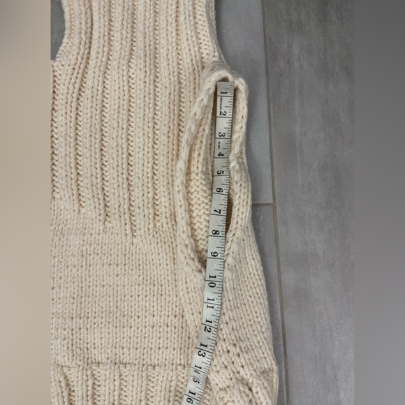 NWT TOTEME Turtleneck Hand Knitted Wool Top Buttercream Size Large - Picture 12 of 15